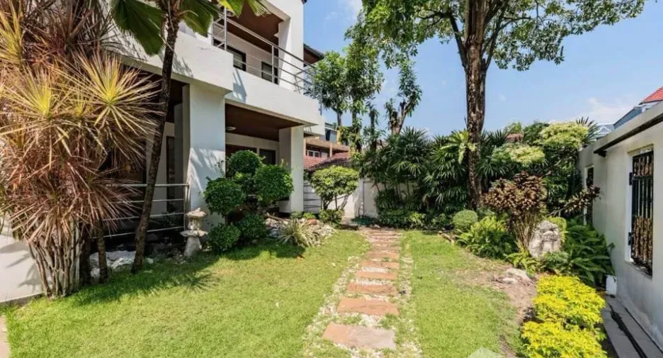 Casa en venta de 3 habitaciones en Huai Khwang, Bangkok