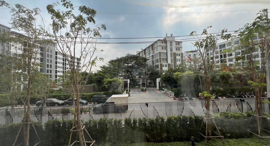 For rent studio condo in Khlong Luang, Pathum Thani