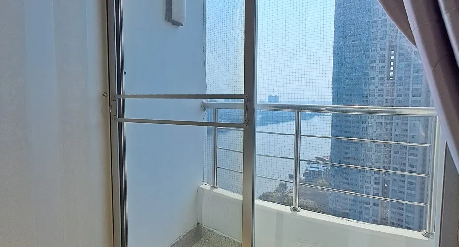 For sale 1 bed condo in Khlong San, Bangkok
