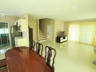 出售 3 卧室 独立屋 在 Bang Kapi, 曼谷