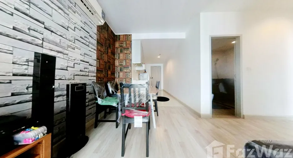À vendre 2 chambres condo à Huai Khwang, Bangkok