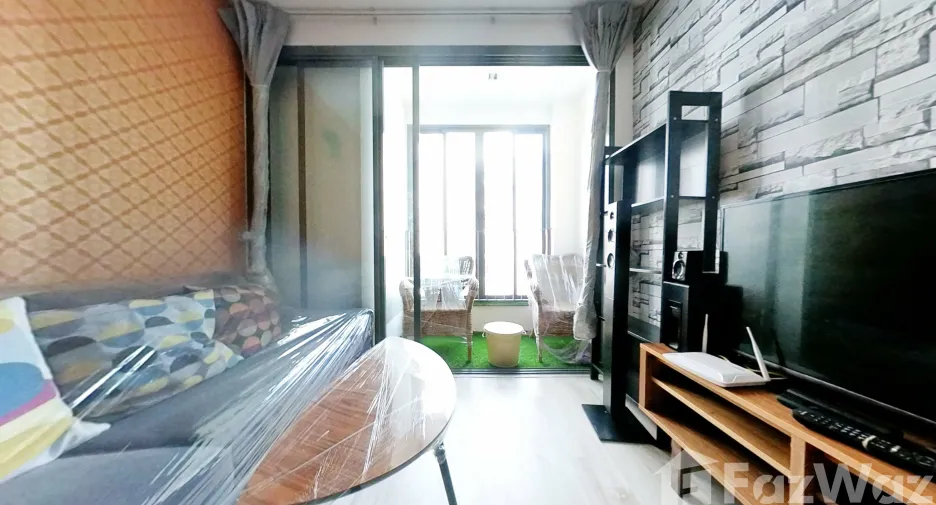 À vendre 2 chambres condo à Huai Khwang, Bangkok