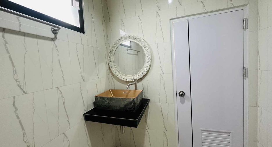 For sale 4 bedrooms house in Hat Yai, Songkhla