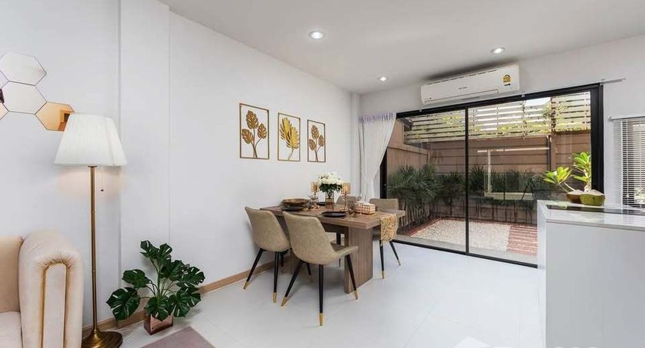 For rent 3 bedrooms townhouse in Pak Kret, Nonthaburi