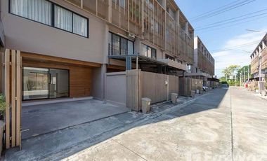 For rent 3 ベッドルーム townhouse in Pak Kret, Nonthaburi
