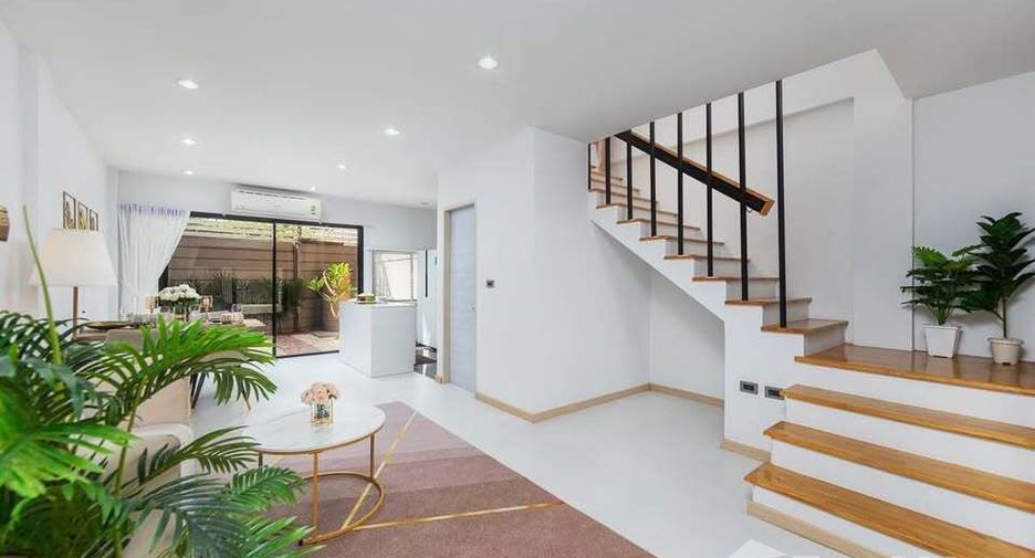 For rent 3 bedrooms townhouse in Pak Kret, Nonthaburi