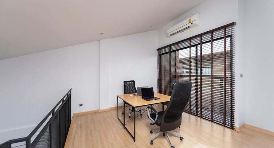 For rent 3 bedrooms townhouse in Pak Kret, Nonthaburi