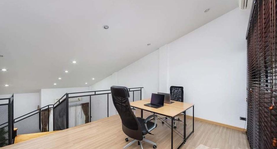 For rent 3 bedrooms townhouse in Pak Kret, Nonthaburi
