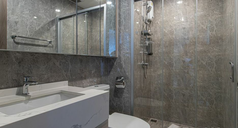 For sale 1 bed condo in Huai Khwang, Bangkok