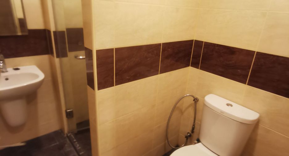 For rent studio condo in Mueang Nonthaburi, Nonthaburi