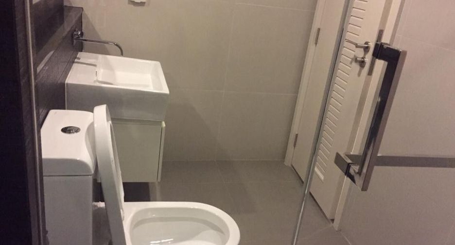For sale 2 bedrooms condo in Phaya Thai, Bangkok