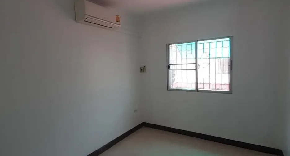 Casa en venta de 4 habitaciones en Mueang Samut Sakhon, Samut Sakhon