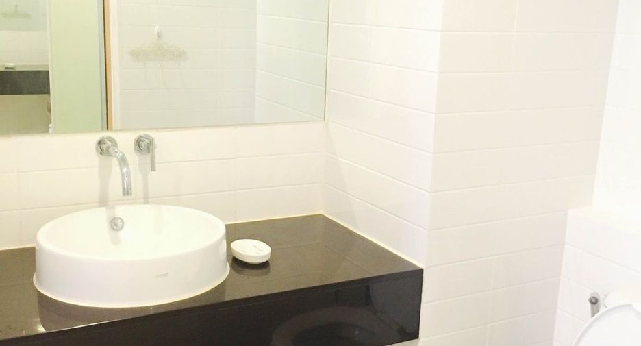 À vendre 1 chambre condo à Bang Na, Bangkok