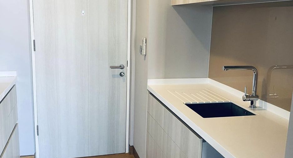 For sale 2 bedrooms condo in Khlong Toei, Bangkok
