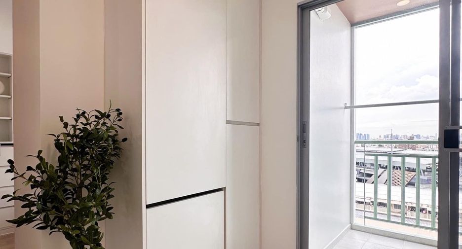 For sale 1 bed condo in Wang Thonglang, Bangkok