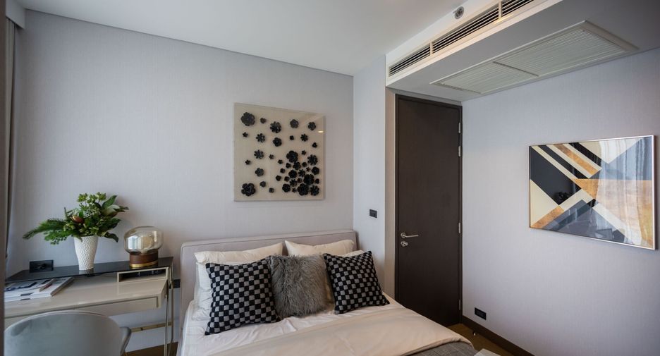 For sale 2 bedrooms condo in Khlong Toei, Bangkok