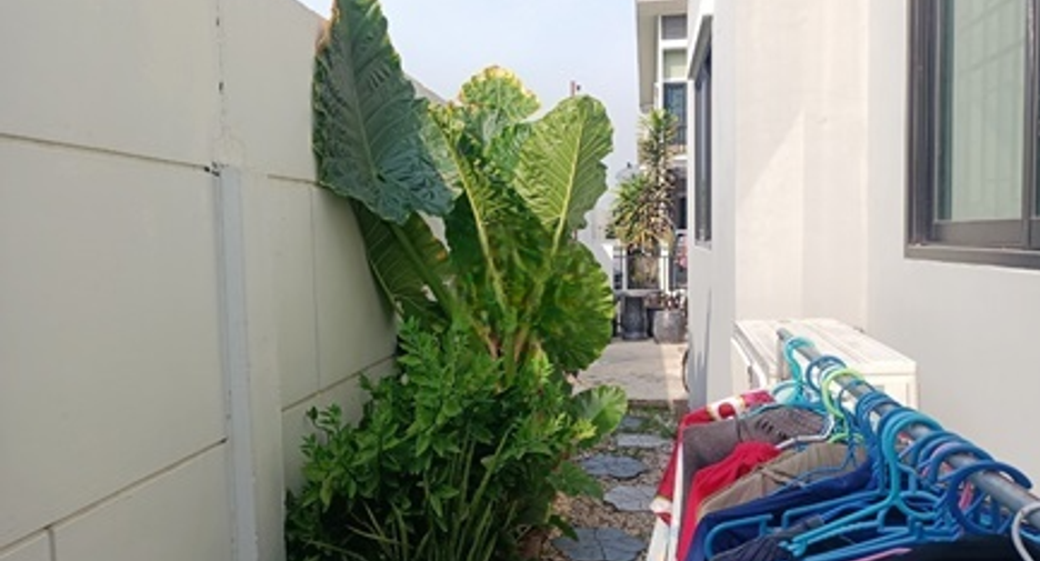 Reihenhaus zum Kauf mit 3 Zimmer in Sai Noi, Nonthaburi