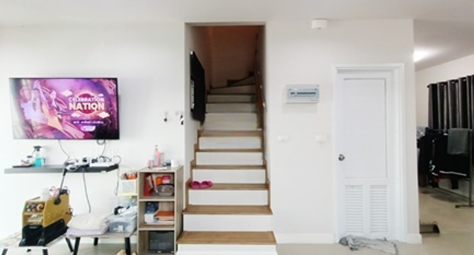 For sale 3 bedrooms townhouse in Sai Noi, Nonthaburi