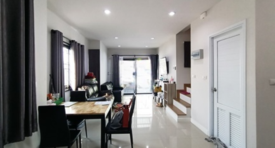 For sale 3 bedrooms townhouse in Sai Noi, Nonthaburi