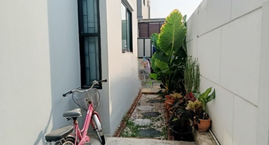For sale 3 bedrooms townhouse in Sai Noi, Nonthaburi