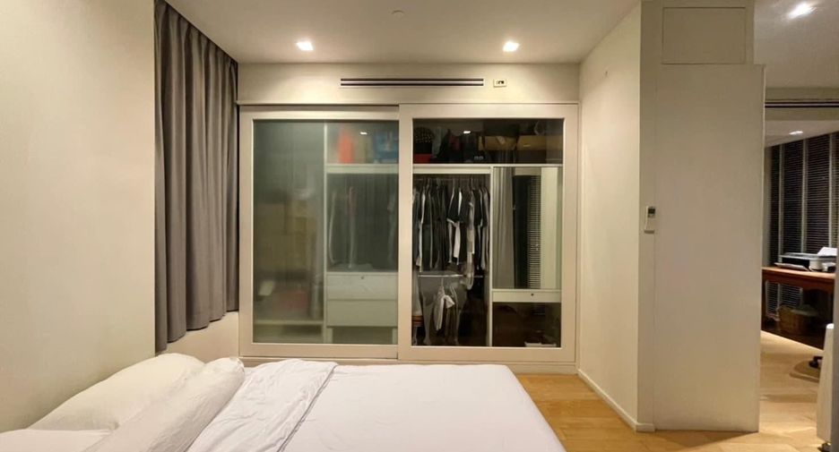 For sale 2 bedrooms condo in Watthana, Bangkok
