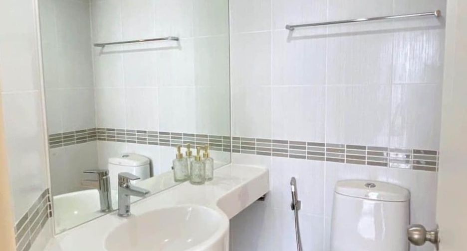 For sale 1 bed condo in Huai Khwang, Bangkok