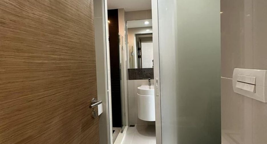 Продажа 1 кровать кондо в Пхра Кханонг, Бангкок