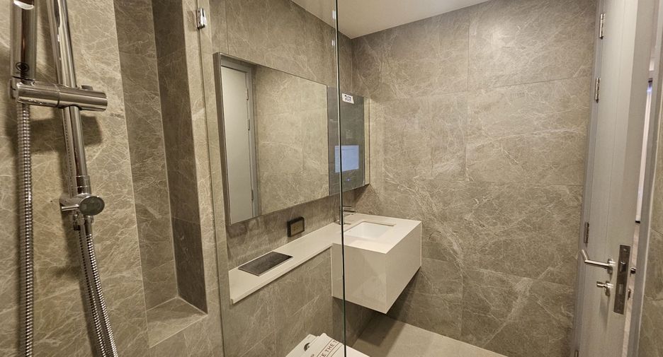 For sale 1 bed condo in Huai Khwang, Bangkok
