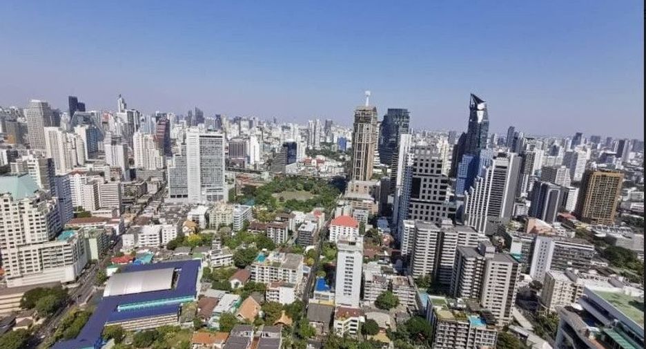 For sale 1 bed condo in Khlong Toei, Bangkok
