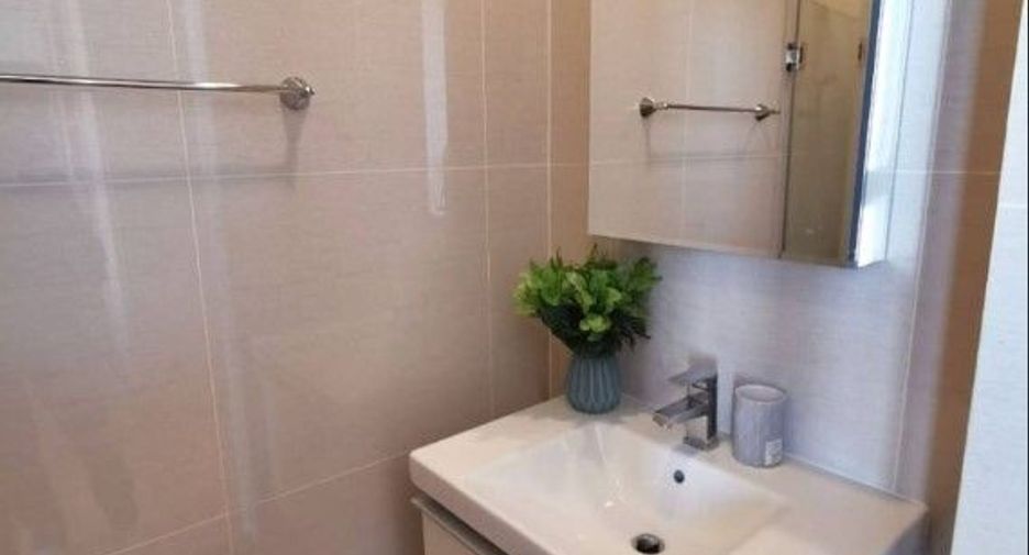 For sale 1 bed condo in Khlong Toei, Bangkok