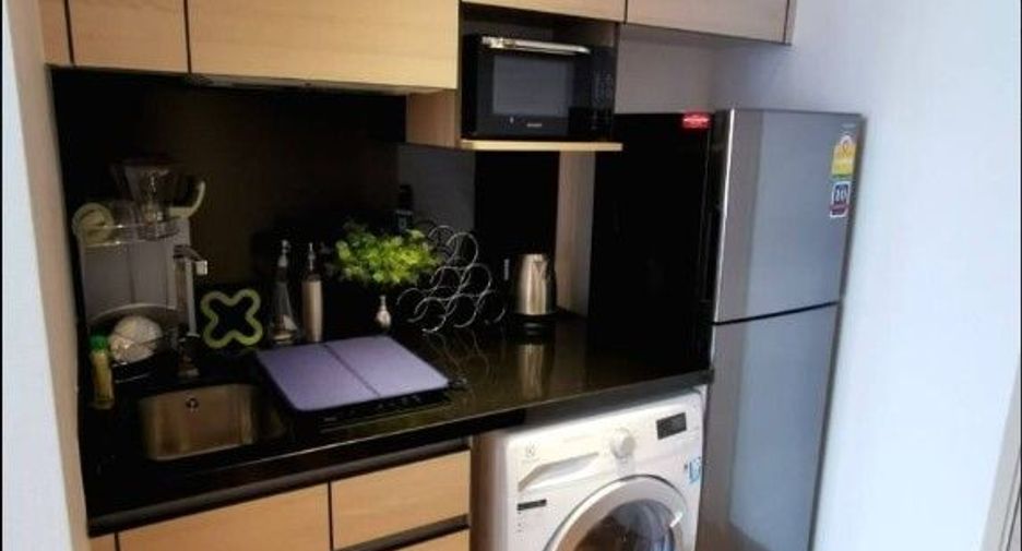 For sale 1 bed condo in Khlong Toei, Bangkok