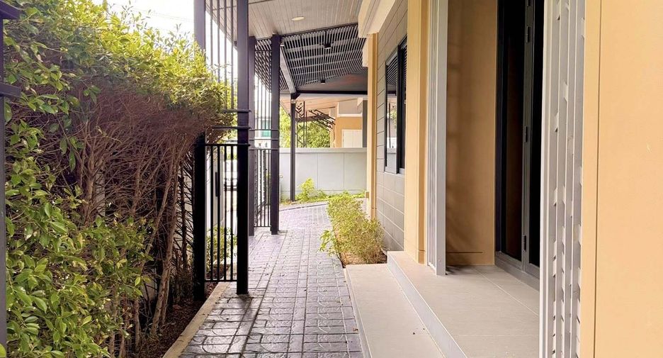 Haus zum Kauf mit 4 Zimmer in Bang Kruai, Nonthaburi