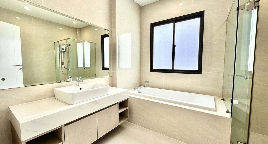 Haus zum Kauf mit 4 Zimmer in Bang Kruai, Nonthaburi