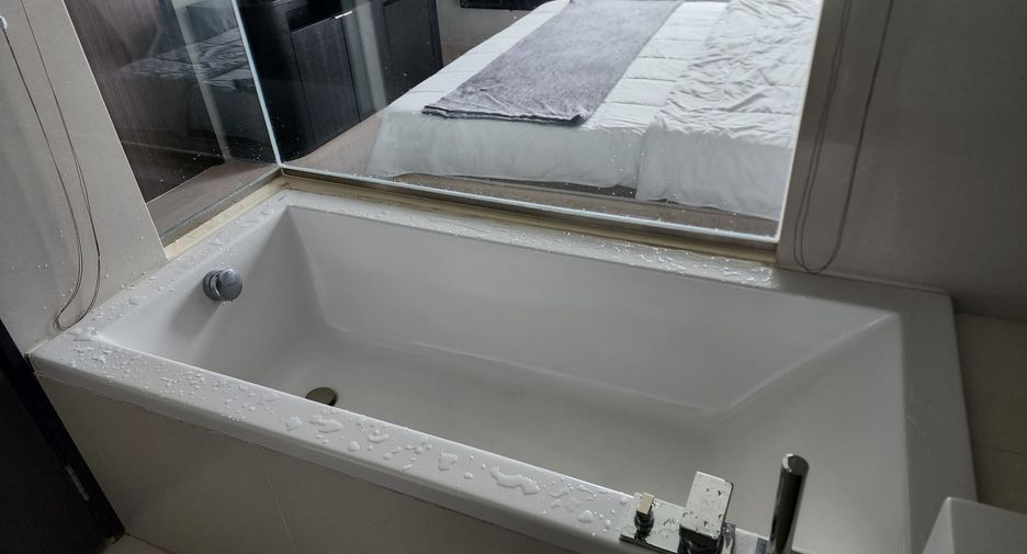 À vendre 1 chambre condo à Khlong Toei, Bangkok
