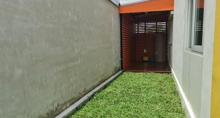 For sale 4 bedrooms townhouse in Bang Phli, Samut Prakan