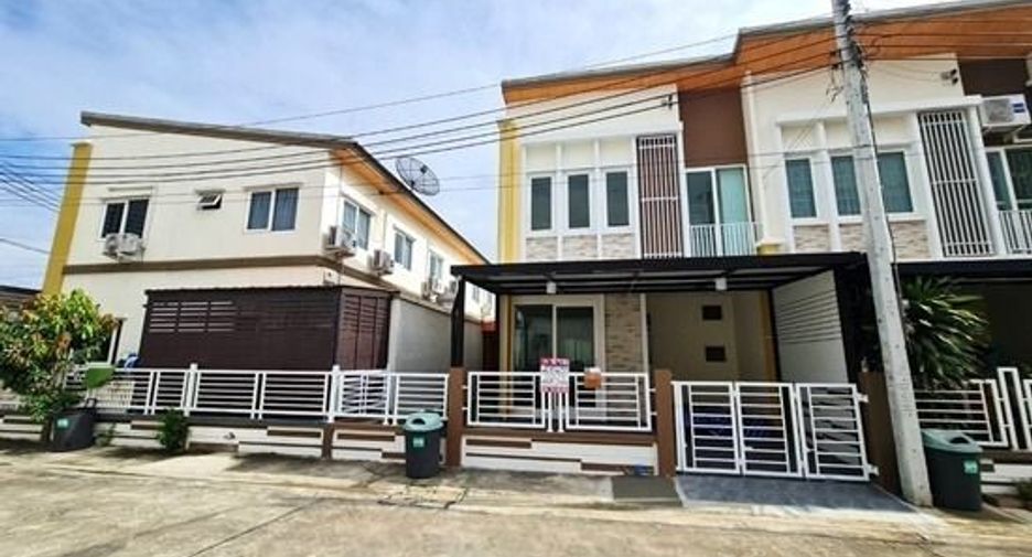 For sale 4 bedrooms townhouse in Bang Phli, Samut Prakan