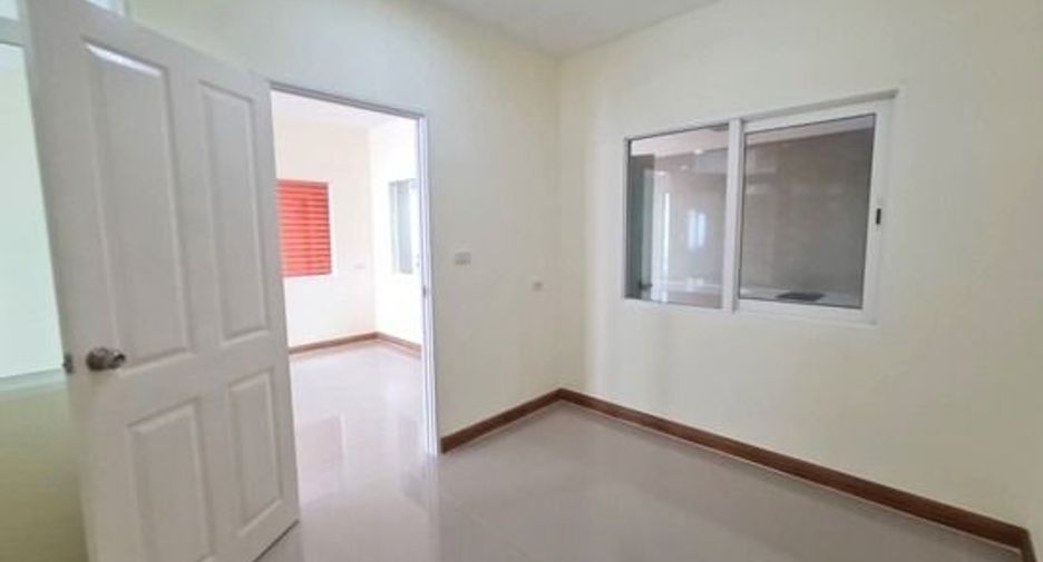 For sale 4 bedrooms townhouse in Bang Phli, Samut Prakan
