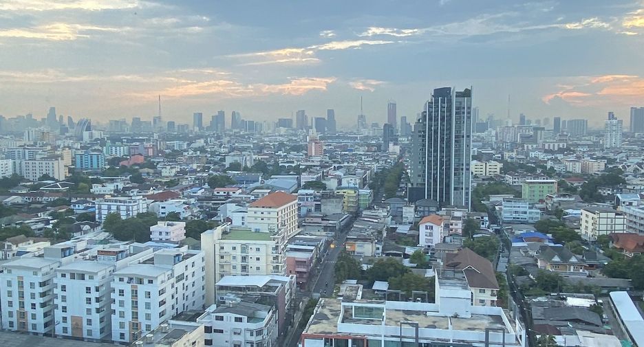 For sale 1 bed condo in Huai Khwang, Bangkok