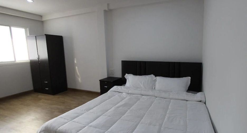 For sale 22 bedrooms apartment in Si Racha, Chonburi