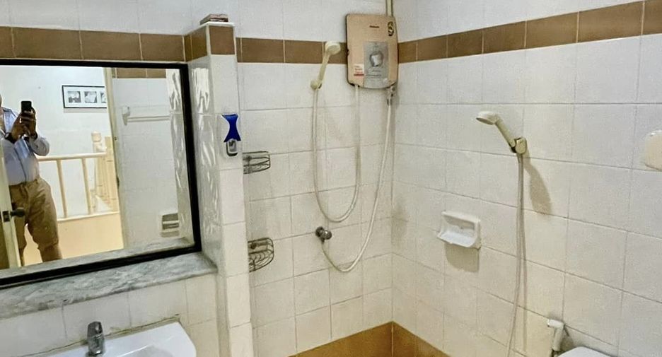 For sale 3 bedrooms townhouse in Lam Luk Ka, Pathum Thani