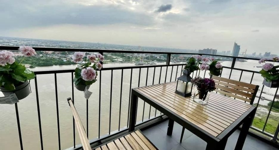 For sale 2 bedrooms condo in Yan Nawa, Bangkok