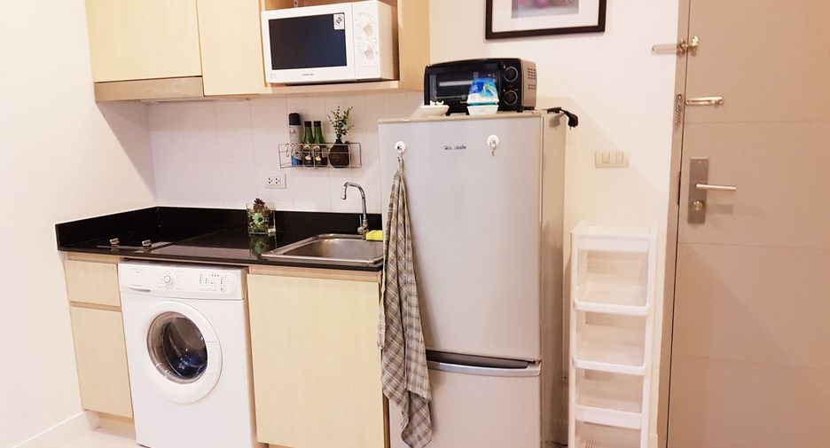 For rent 1 bed condo in Phra Khanong, Bangkok