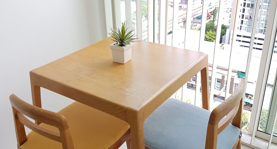 For rent 1 bed condo in Phra Khanong, Bangkok