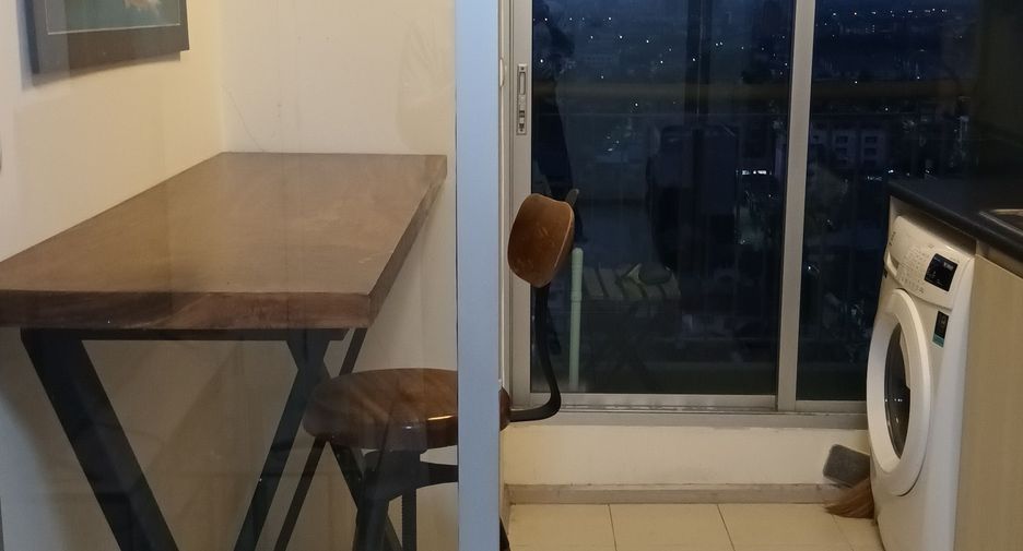 For rent studio condo in Mueang Nonthaburi, Nonthaburi