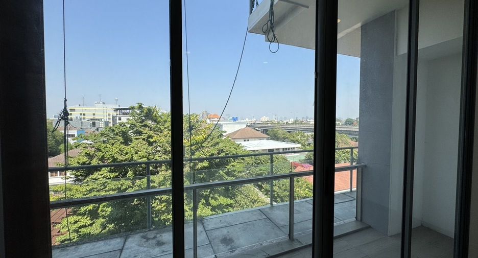 For sale 2 bedrooms condo in Watthana, Bangkok