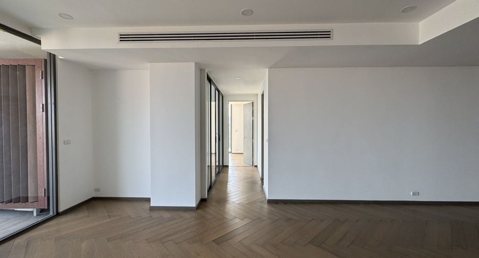 For sale 2 bedrooms condo in Watthana, Bangkok