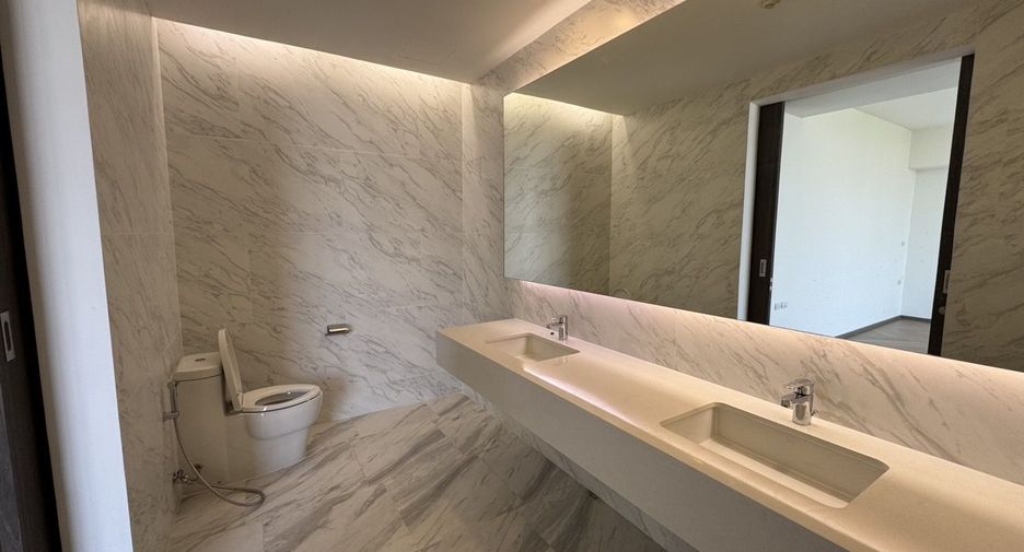 For sale 2 bedrooms condo in Watthana, Bangkok