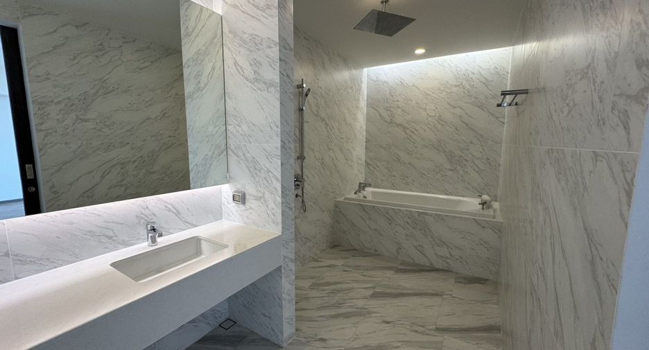 For sale 2 bedrooms condo in Watthana, Bangkok
