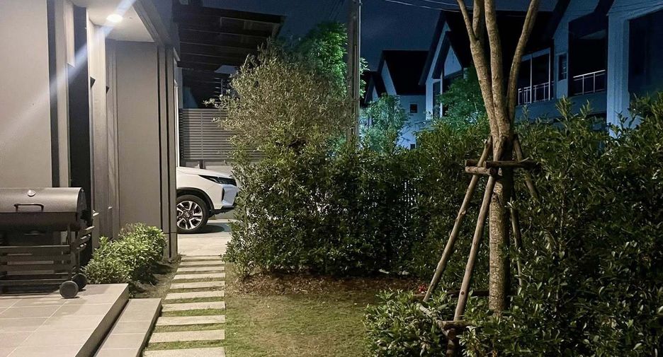 For sale and for rent 4 bedrooms house in Bang Phli, Samut Prakan