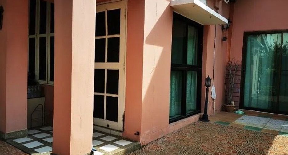 For sale 3 bedrooms townhouse in Pak Kret, Nonthaburi